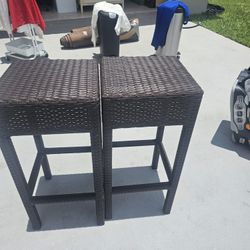 2 Bar Stool