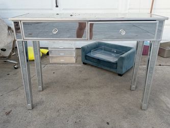 Mirrored vanity table SOLD AS IS