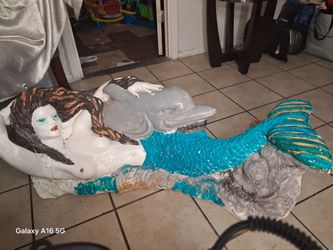 Mermaid Table Comes With Square Glass Top