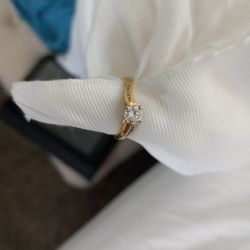 14 K GOLD HALF CARAT TO THREE QUARTER CARAT DIAMOND RING