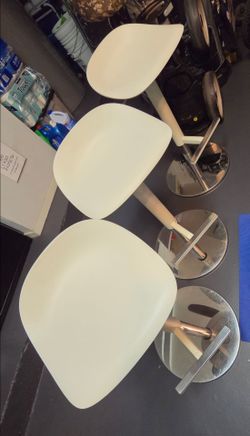 Set of 3 White Bar Stools with Chrome Base