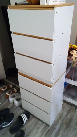 3 drawer nightstand.