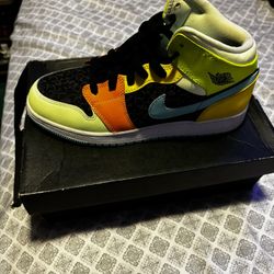 1 Mid Aurora Green Clover 