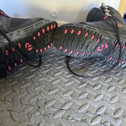 Women Size 10 Snow Boots 