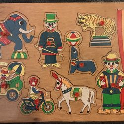 Vintage Wooden Puzzle Circus Theme with 8 pegs - 8 pieces 