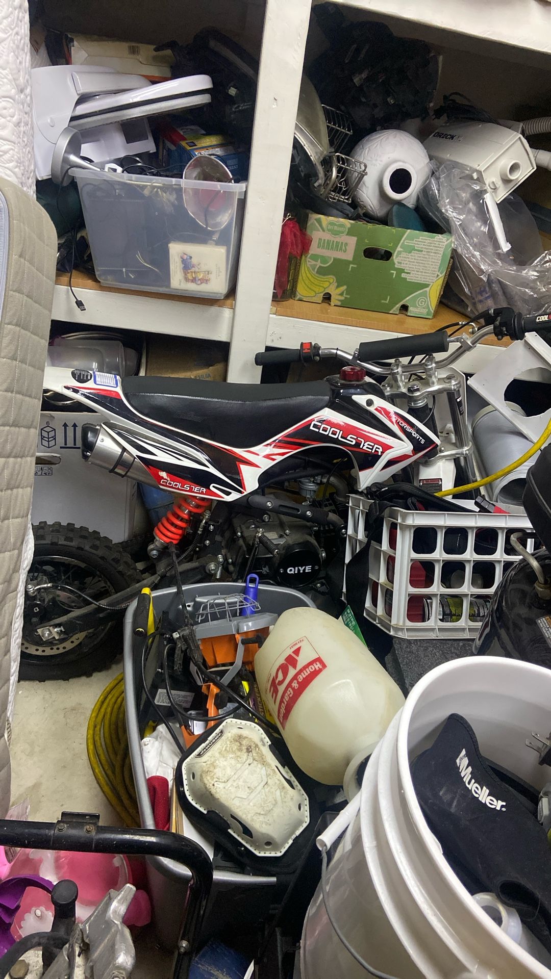 Coolster 125cc Black, Red, And white Dirt Bike 