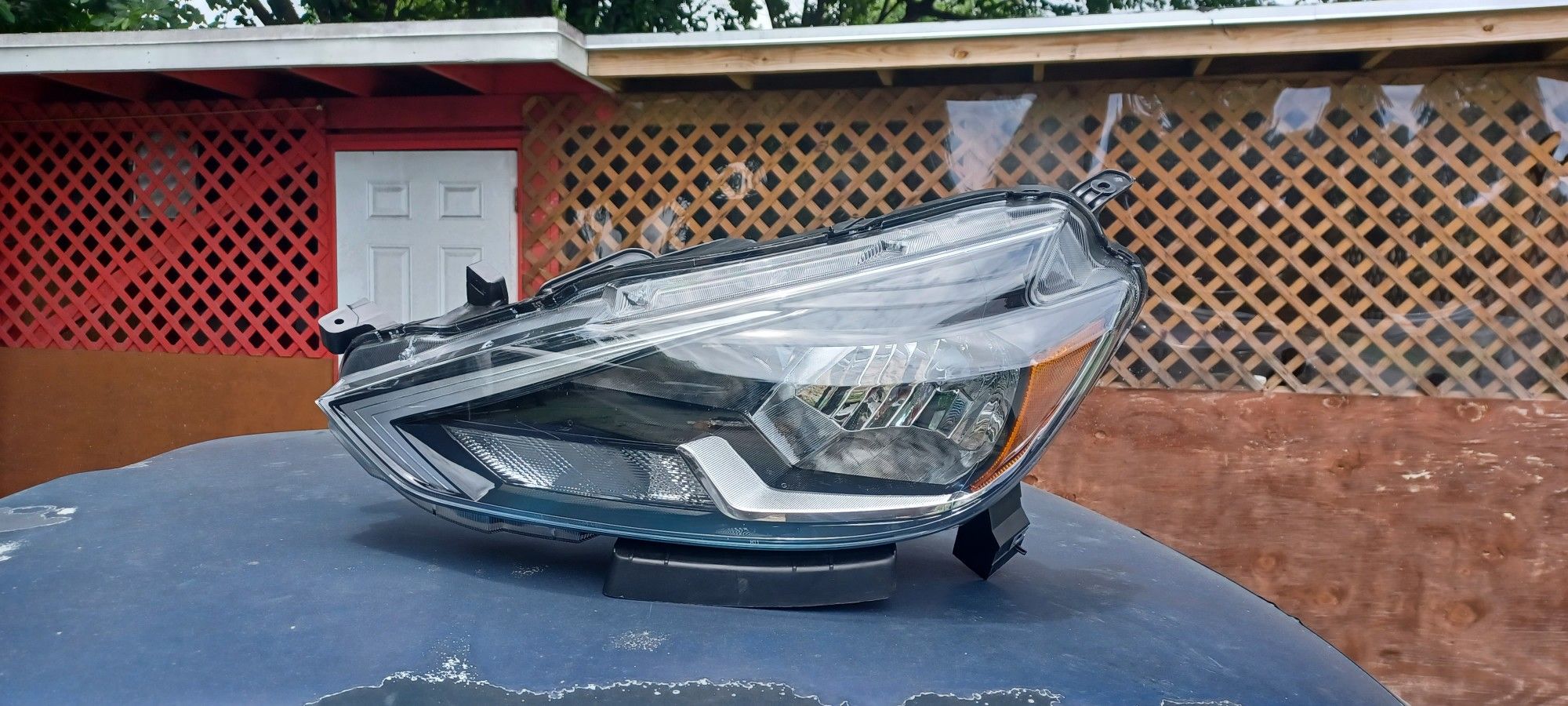 2016 Nissan Sentra Headlight