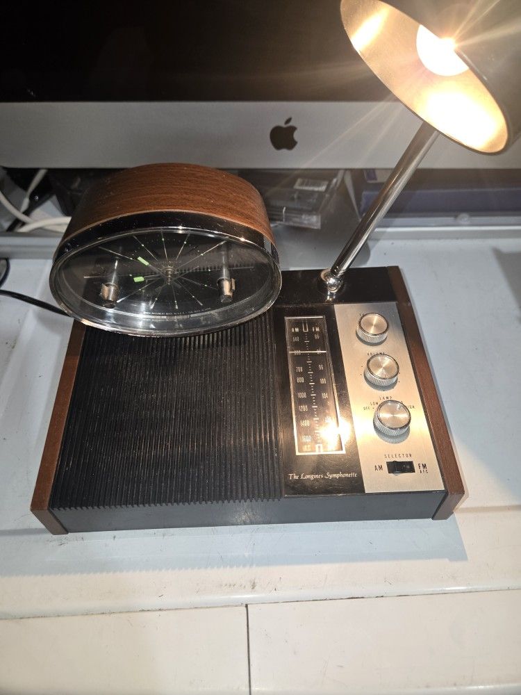 Vintage  Clock Radio And Lamp Working Condition