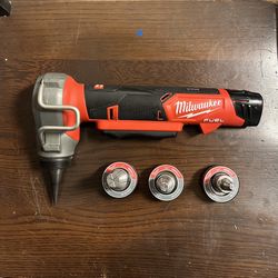 Milwaukee M12 ProPEX Expancion Tool Con Batería Y Cabezas De 1/2 3/4 1” $320 Firme Precio 