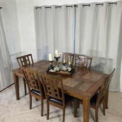 Ashley Furniture Extendable Dining Table & 6 Chairs *HABLO ESPAÑOL 