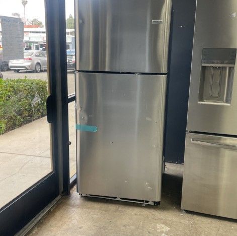 Frigidaire Stainless Steel With Top Freezer P6