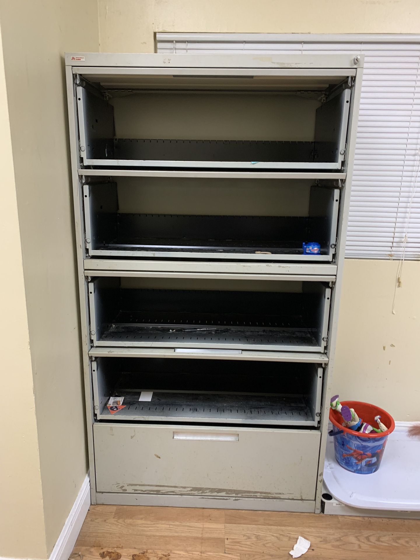 5 Drawer File Cabinet