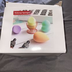 makeup sponges set and holder