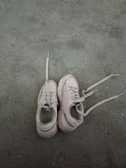 Hello kitty shoes