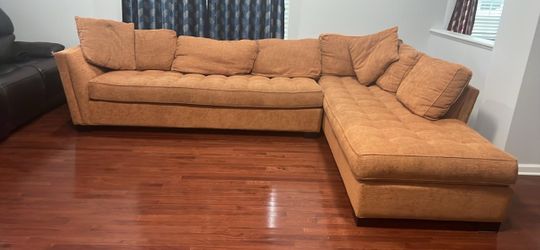 Sectional sofa ( used like new )