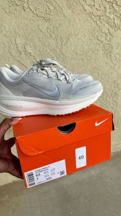 Nike VOMERO 18