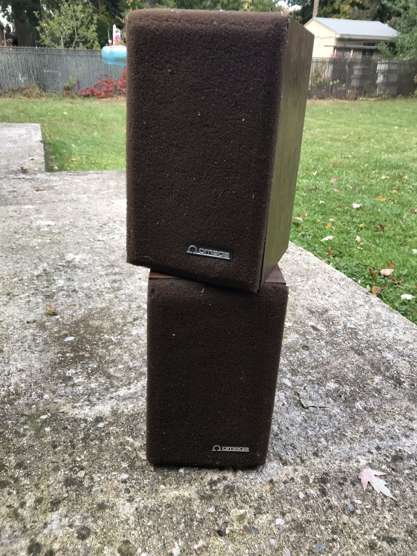 Vintage Omega Bookshelf Monitor Speakers for Sale in Madison Heights