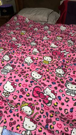 Hello kitty comforter twin/Full size dbl sized