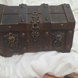 Vintage Jewelry Box 