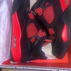 Air Jordan 4 Retro