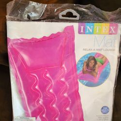 ADULT SIZE WATER LOUNG 