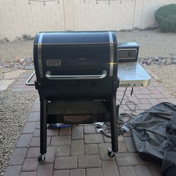 Weber EX4 2nd Gen Pellet Grill