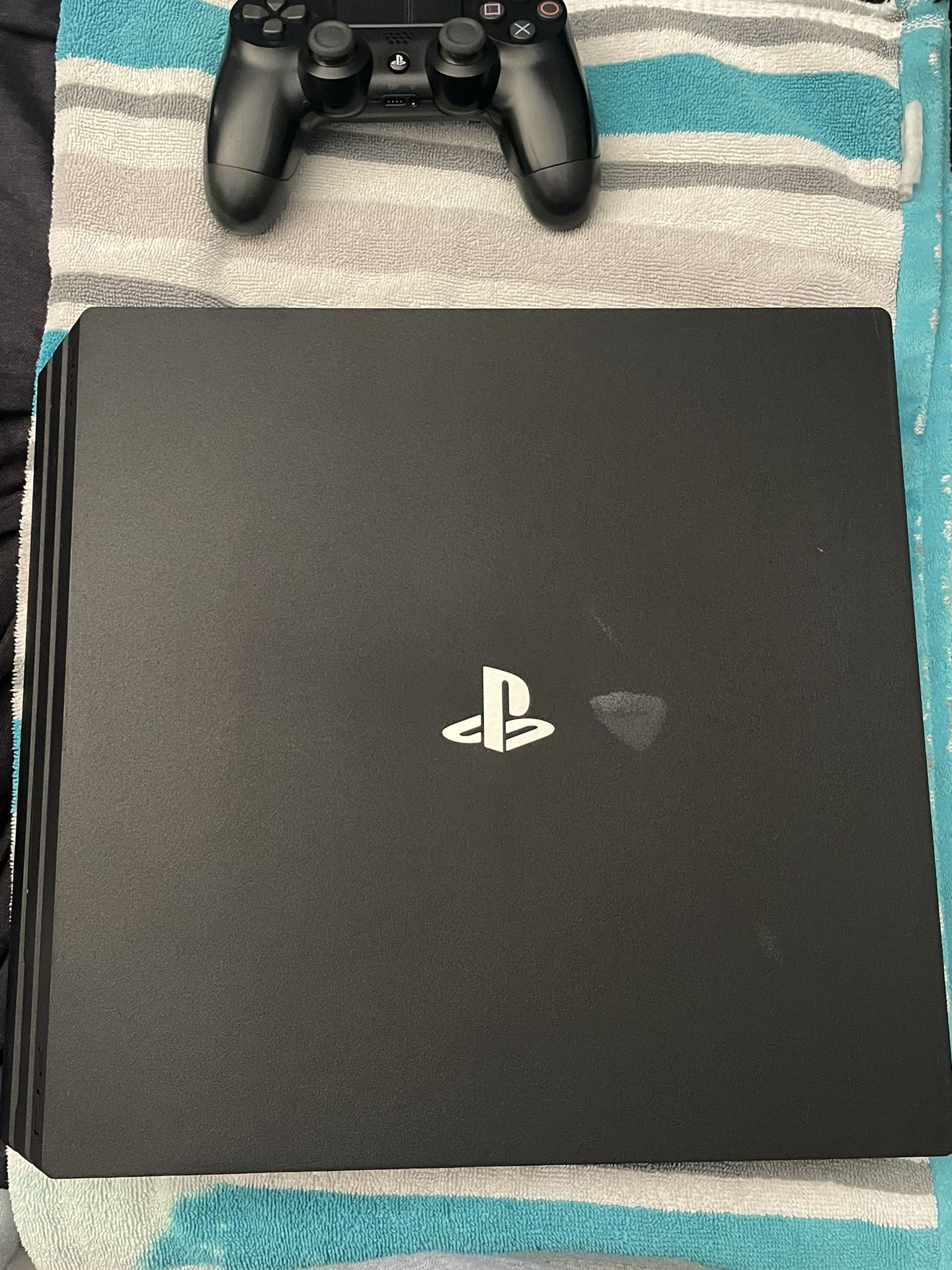 PS4 Pro 1Tb for Sale in Tucson, AZ - OfferUp