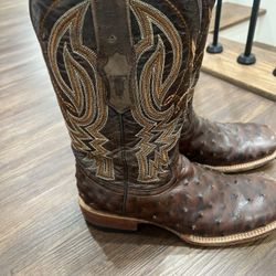 Men’s Boots Size 6