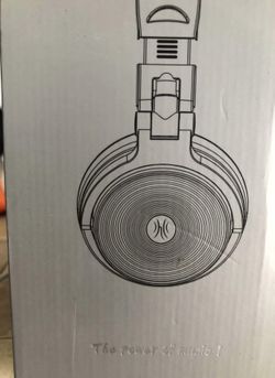 Studio D J Headphones 