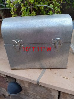 Large Galvanized Metal Lunchbox Chest. Looks like a Coal Miners Lunch Box. Fill it with Flowers