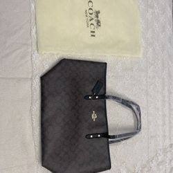 Coach Signature Canvas Large Tote Bag