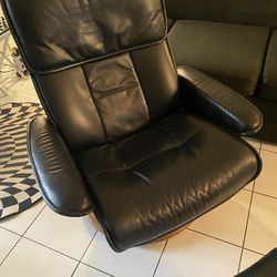 LEATHER RECLINER + OTTOMAN