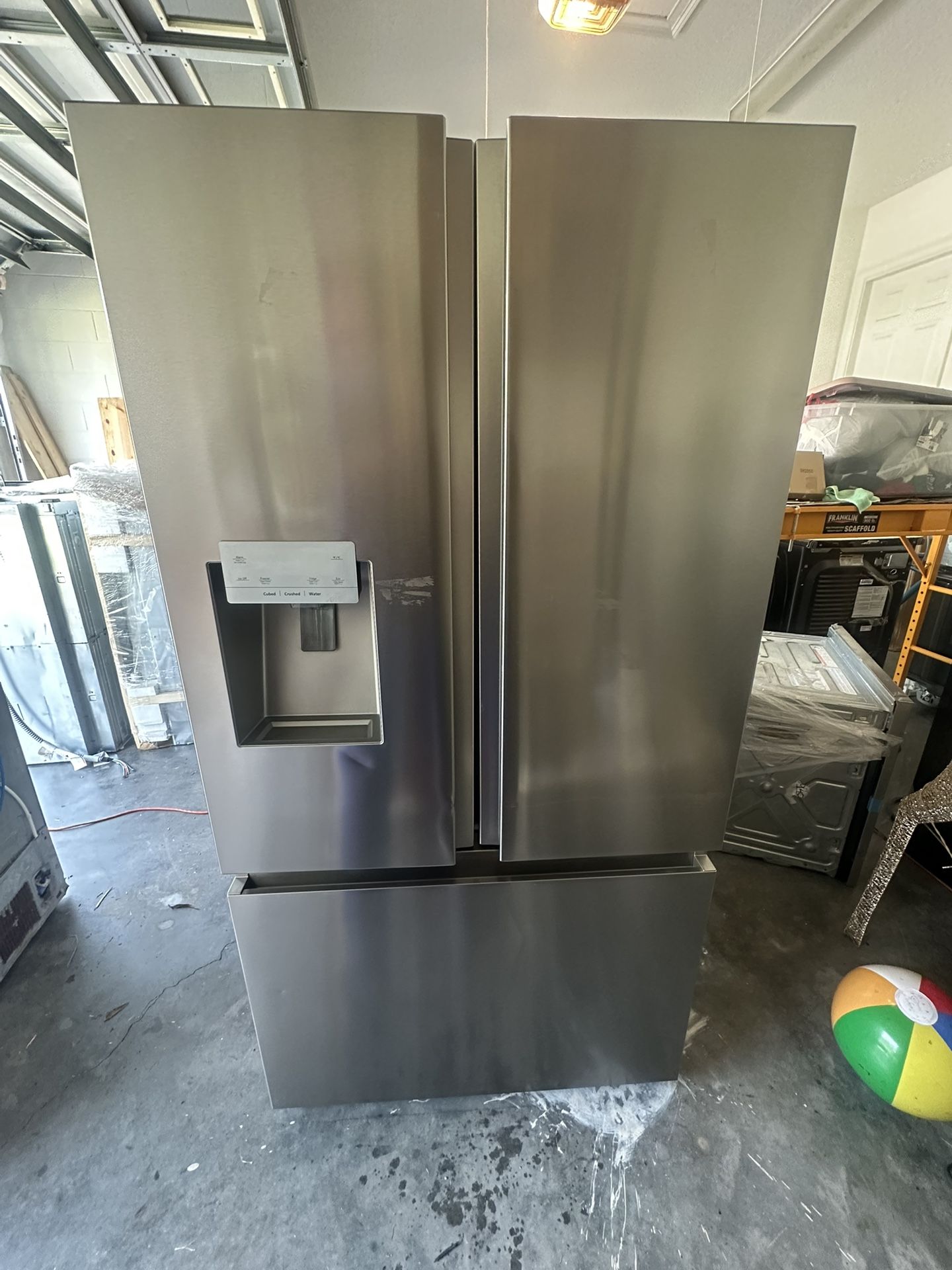 Hisense Standard-Depth 25.4-cu ft 3 -Door French Door Refrigerator