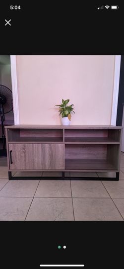 Mesa Para TV De Madera, Semi Nuevo.