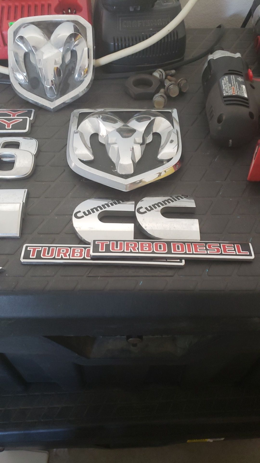 Ram 2500 emblems