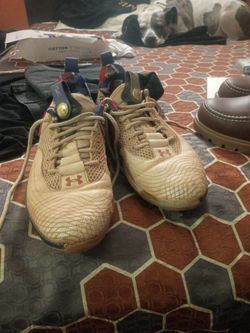 Zapatos bas boll 10 1/2 size