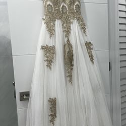 White And Gold Dress Size 1