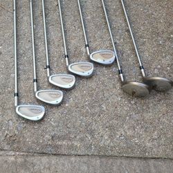 Wilson ProStaff WD Oversize 7 Golf Clubs with Graphite Shafts  (Right Handed)