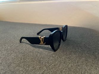 Louis Vuitton LV Icon Cat Eye Black Sunglasses