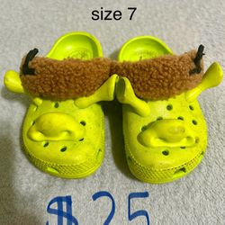 Shrek crocs toddler C7
