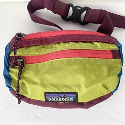 ** Patagonia Ultralight Black Hole Mini Hip Fanny Pack **