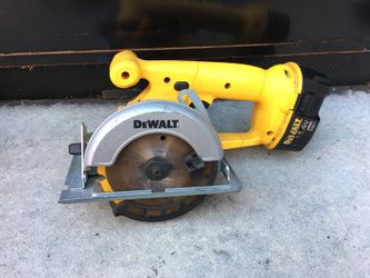 DeWalt Battery Powered Circular Saw