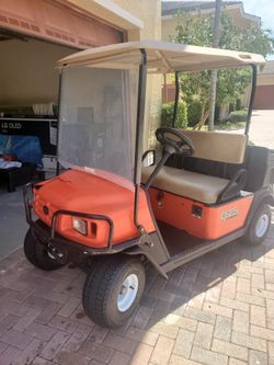 Golf car 