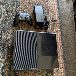 Xbox One Working Fine With Controller And Cables 