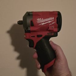 Milwaukee M12 Stubby 3/8 Impact Wrench