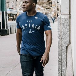 Nike Air Jordan Yankees Derek Jeter The Captain Re2pect T-shirt AH9369-419 Large
