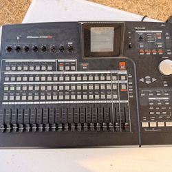 Tascam Portastudio 2488 Neo