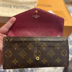 Authentic Louis Vuitton Sarah Wallet