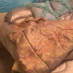 Gold And Pumpkin  Very Heavyweight Comforter 