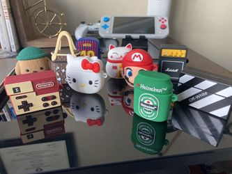 AirPod PRO and regular AirPod cases for sale (comes in package with clip) 2 for $30